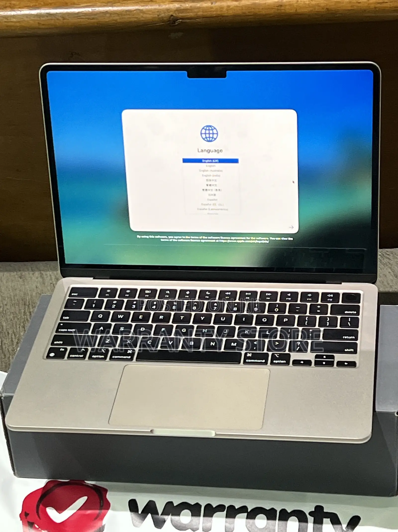 Laptop Apple MacBook Air 2022 M2 8GB Apple M2 SSD 256GB