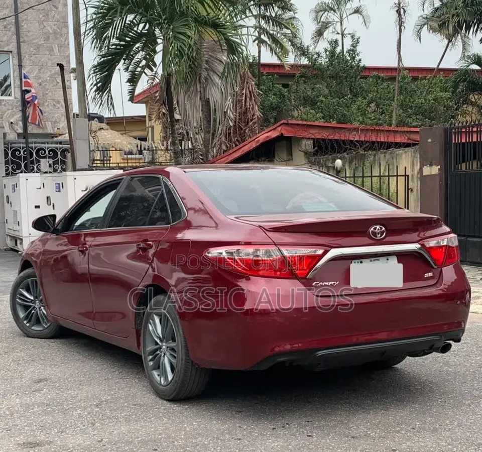 Toyota Camry 2016 Red