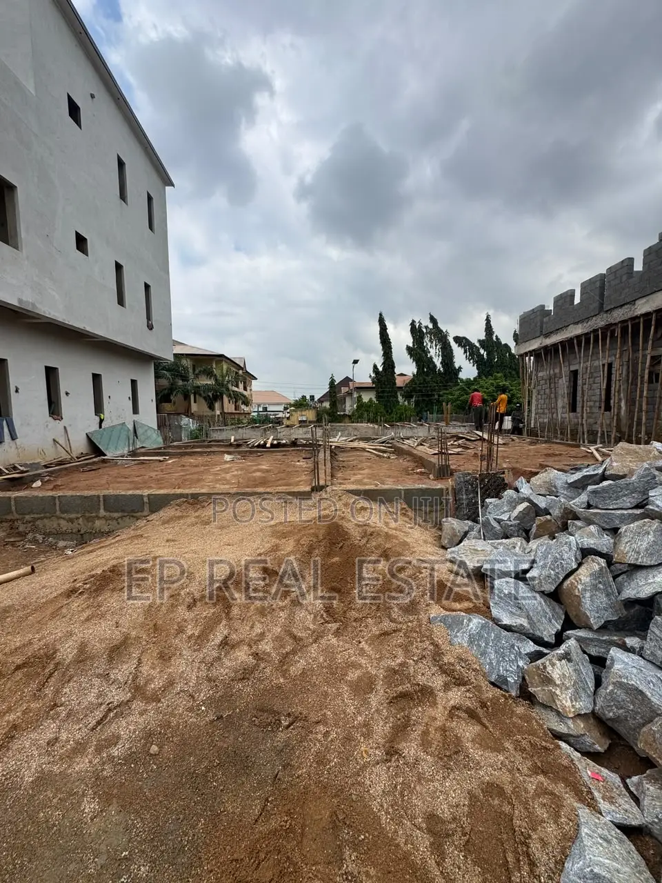 5bdrm Duplex in Asokoro for sale