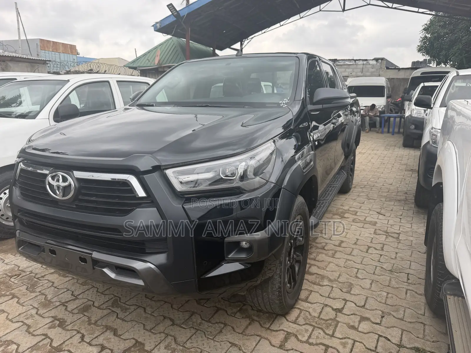 Toyota Hilux 2021 Black