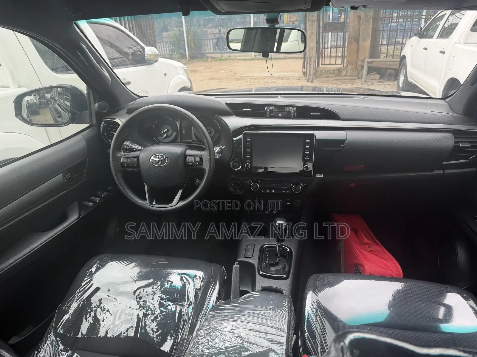 Toyota Hilux 2021 Black