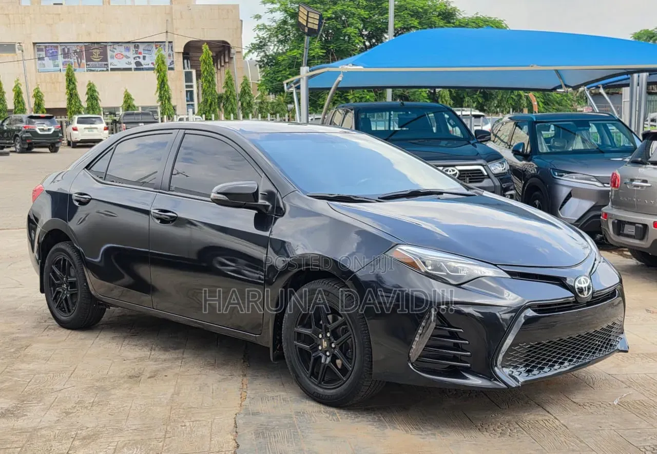 Toyota Corolla 2018 Black