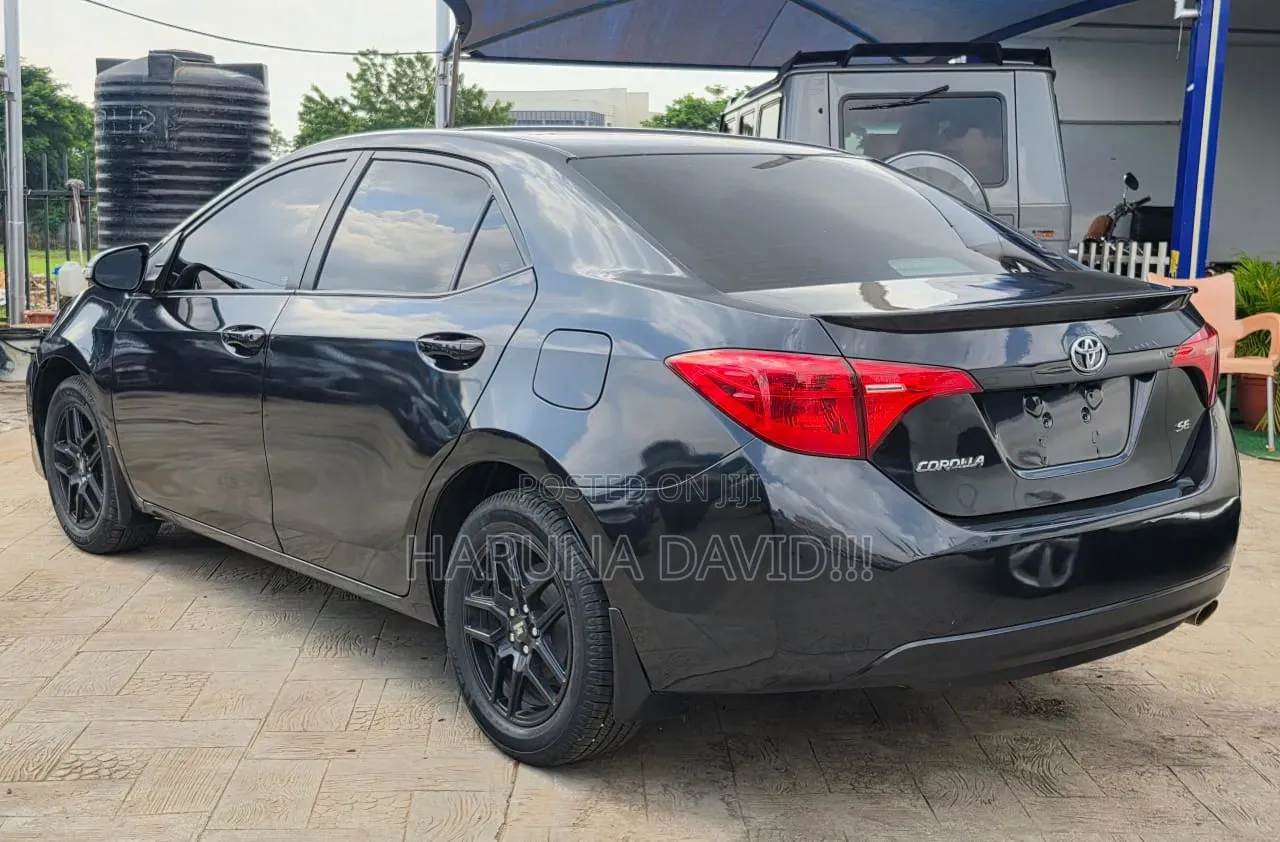 Toyota Corolla 2018 Black