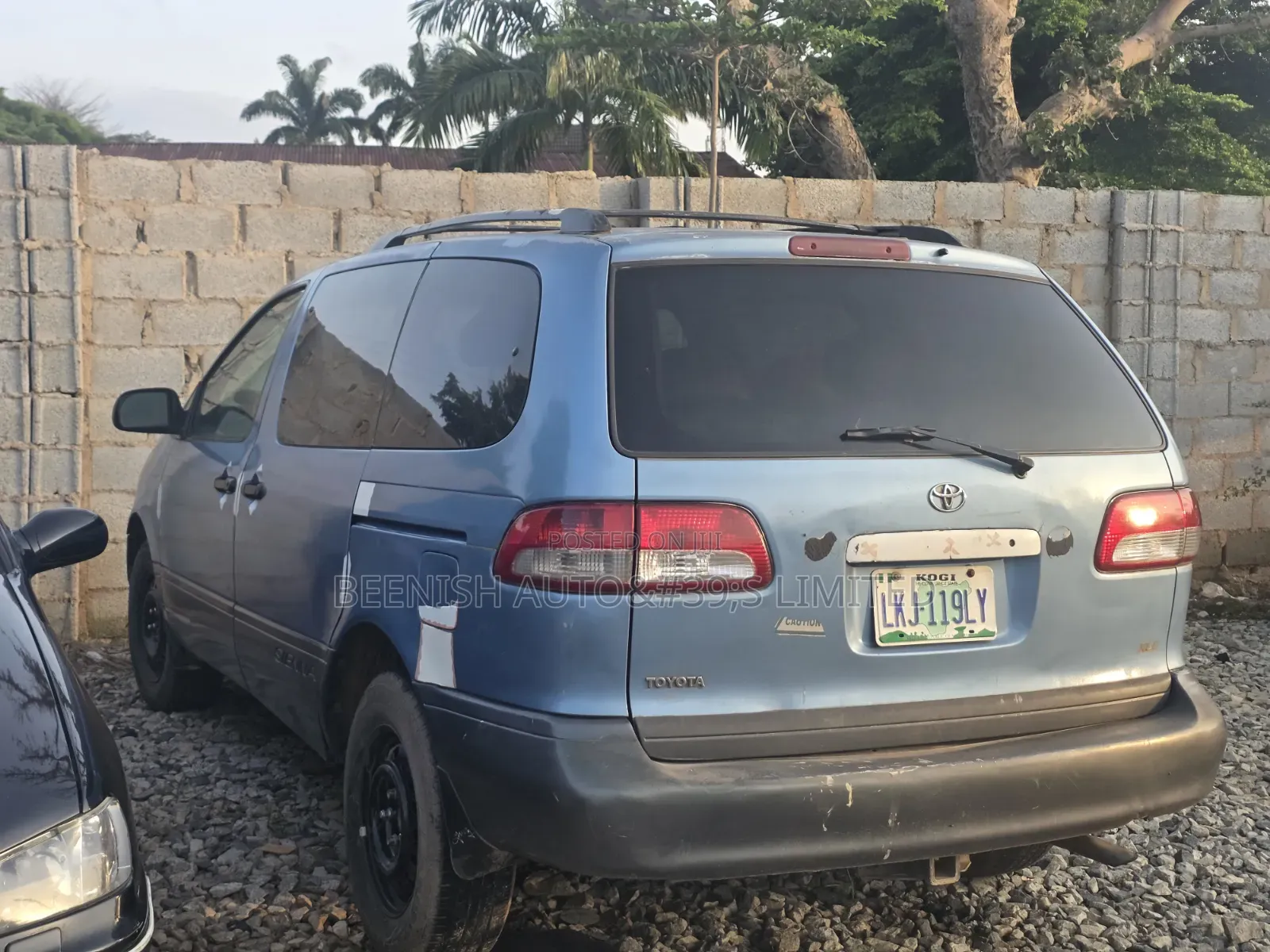 Toyota Sienna 1999 Blue