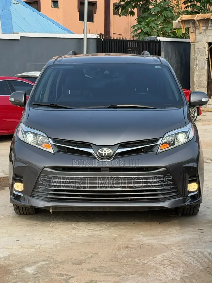 Toyota Sienna Limited 7 Passenger AWD 2020 Gray