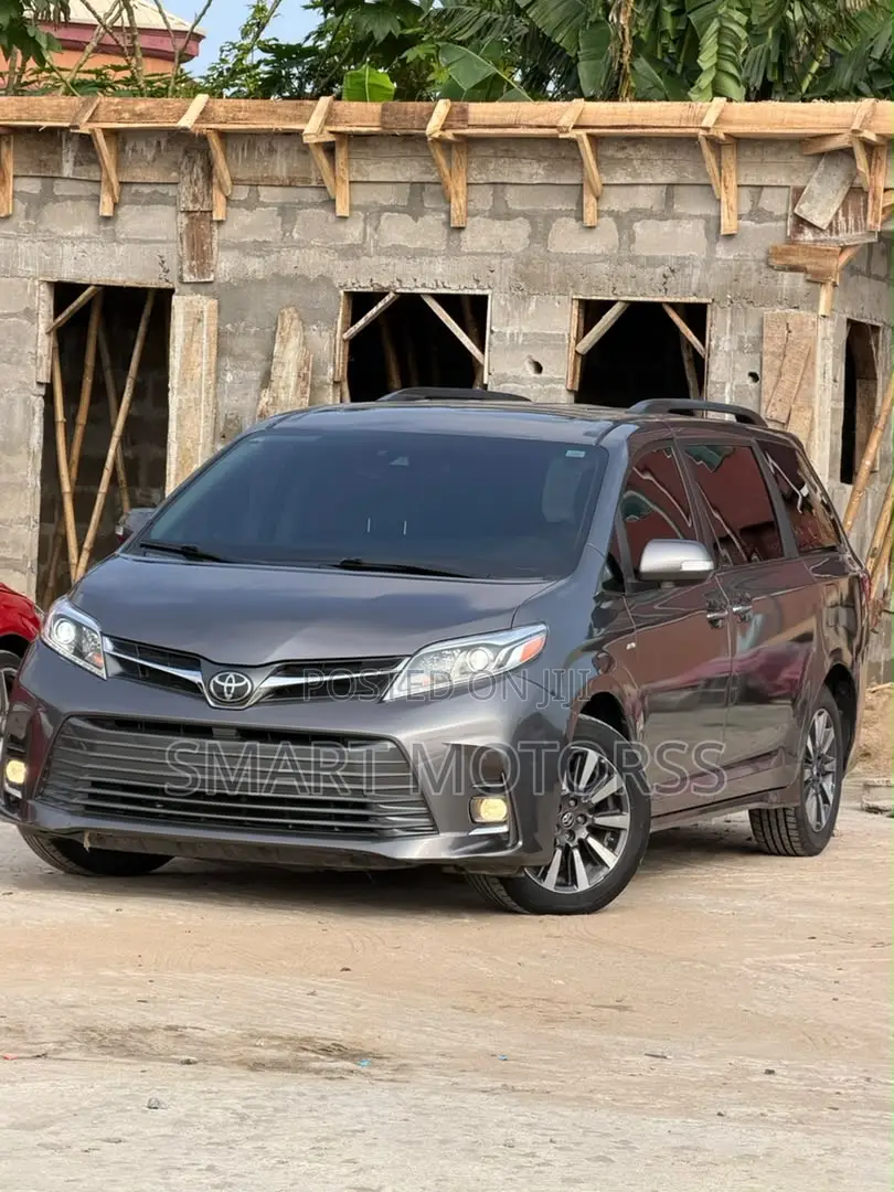 Toyota Sienna Limited 7 Passenger AWD 2020 Gray
