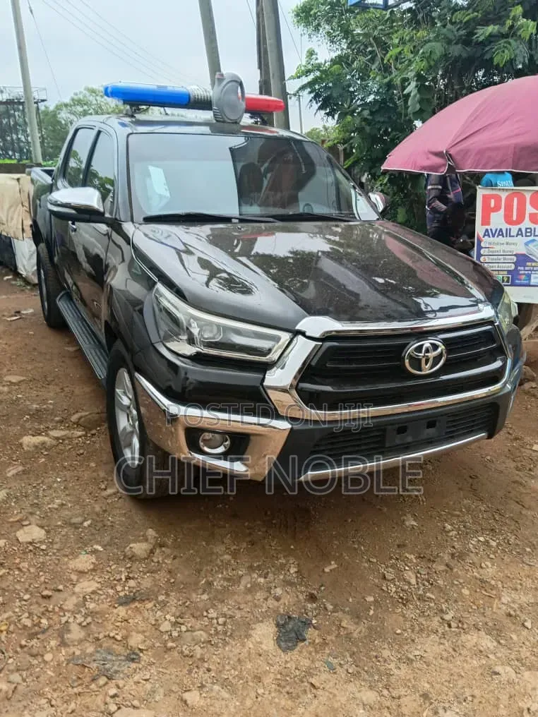 Toyota Hilux 2017 Black