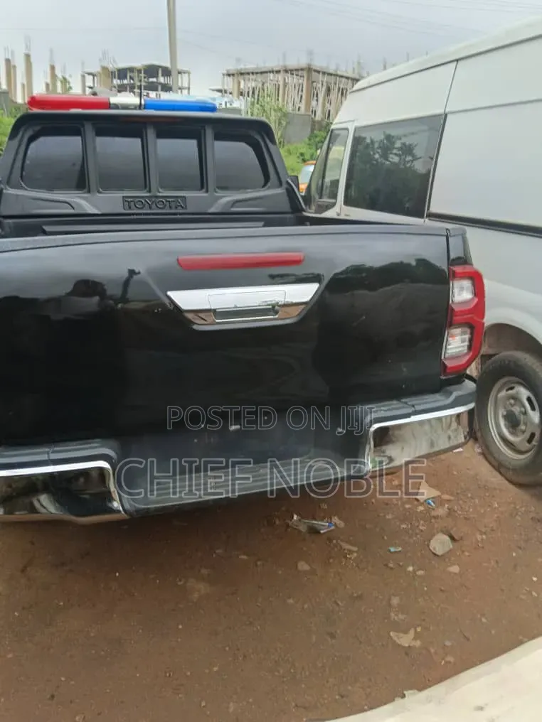 Toyota Hilux 2017 Black