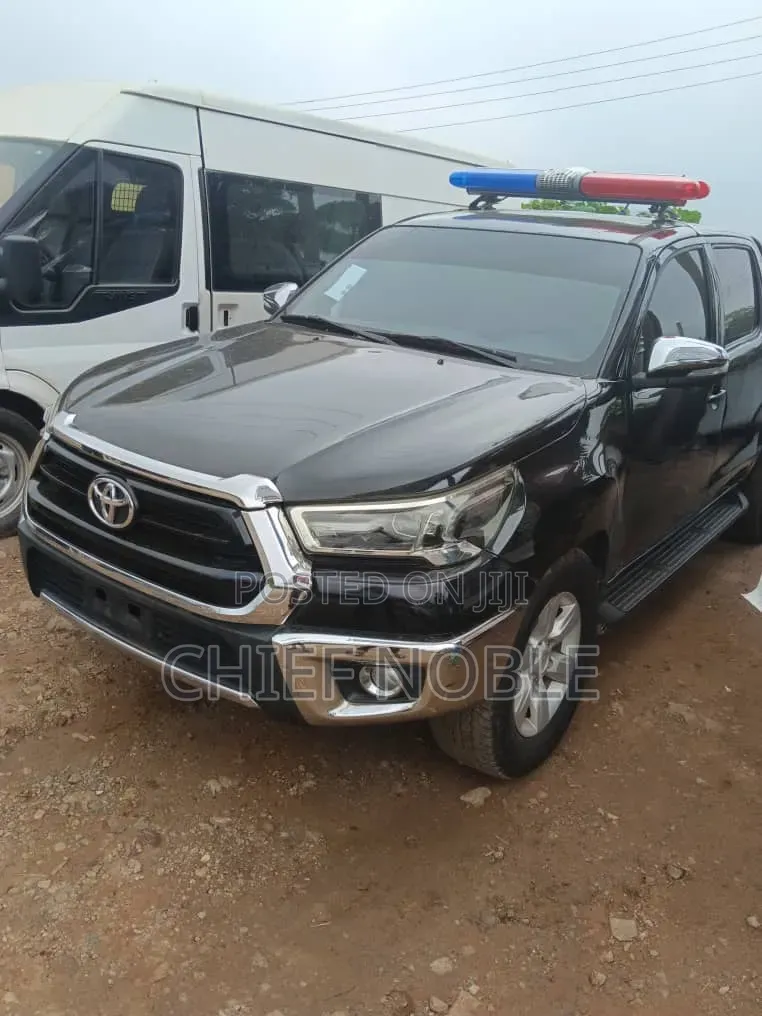Toyota Hilux 2017 Black