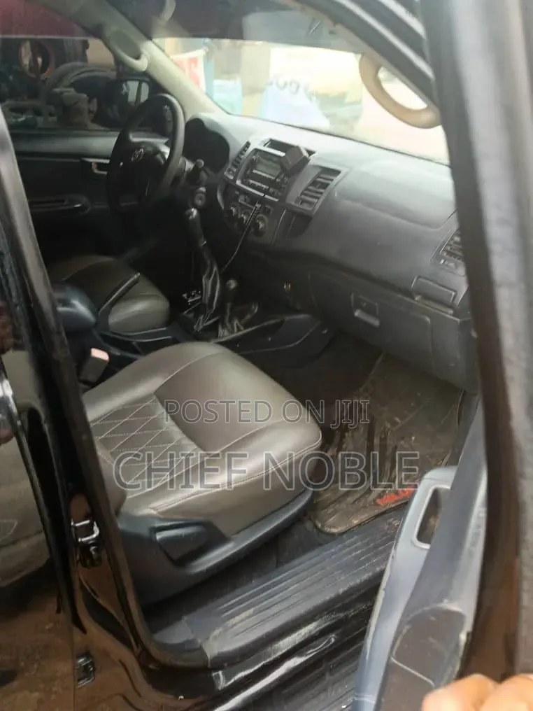 Toyota Hilux 2017 Black