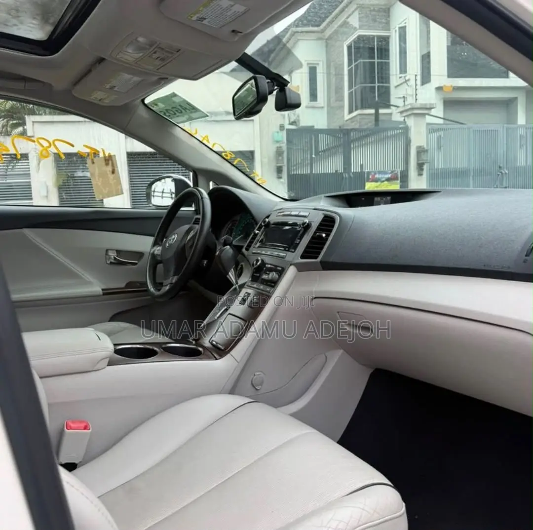 Toyota Venza 2010 White