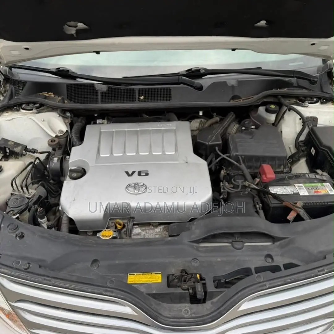 Toyota Venza 2010 White
