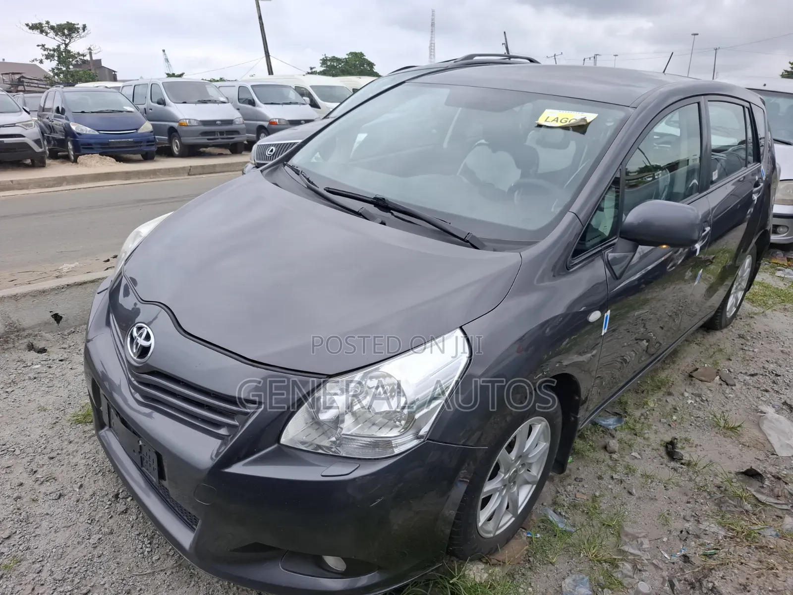 Toyota Verso 2013 Gray