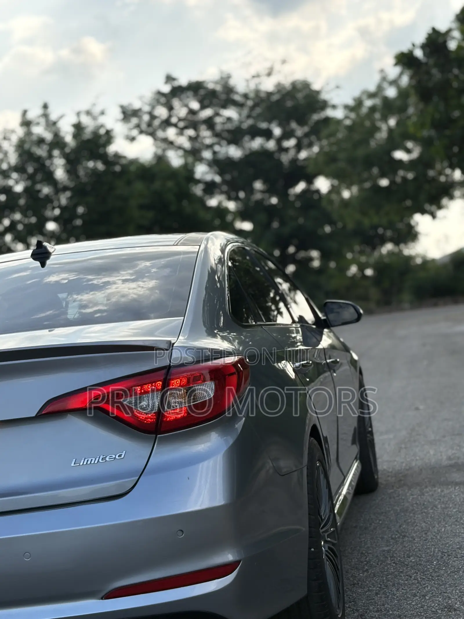 Hyundai Sonata Limited Sedan FWD (2.4L 4cyl 6A) 2016 Silver
