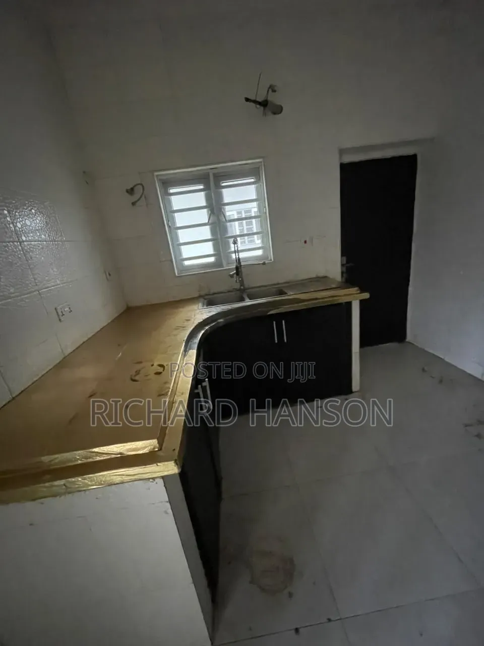 4bdrm Duplex in Cele Medu, Awoyaya for rent
