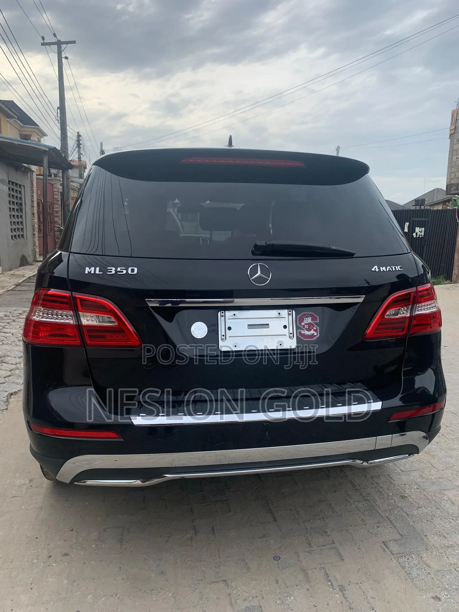 Mercedes-Benz 1622 2014 Black