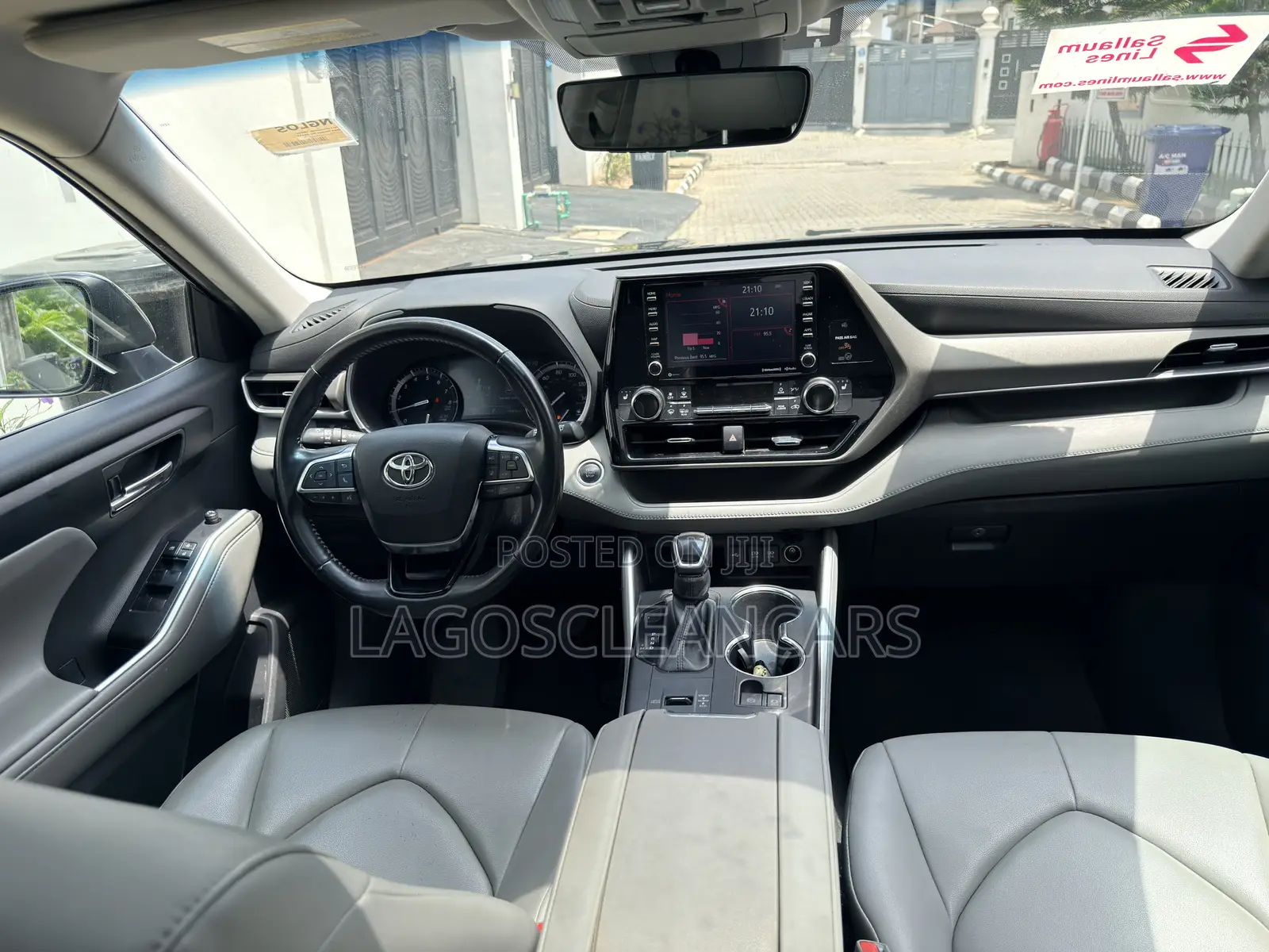 Toyota Highlander XLE 2021 Blue