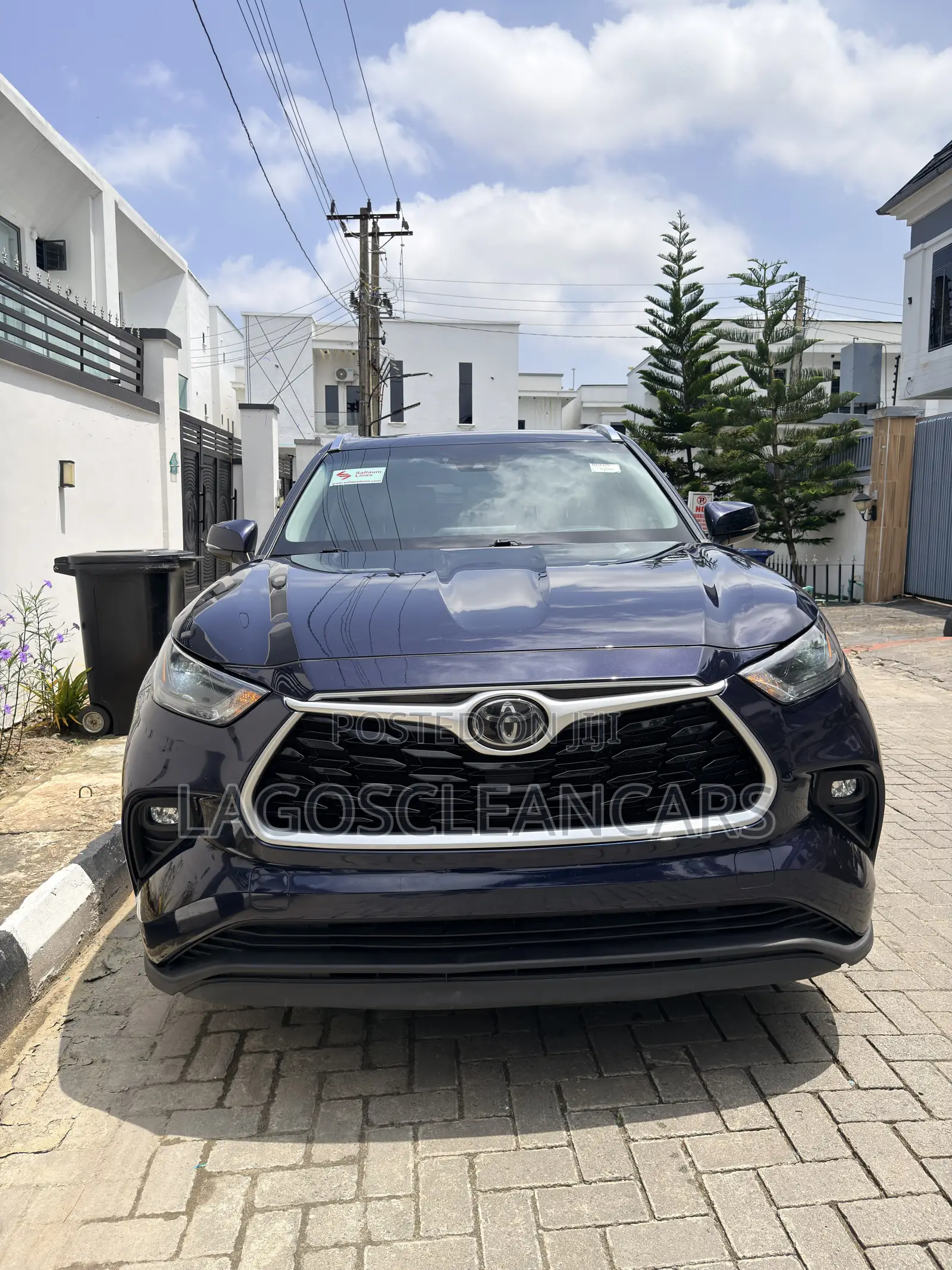 Toyota Highlander XLE 2021 Blue