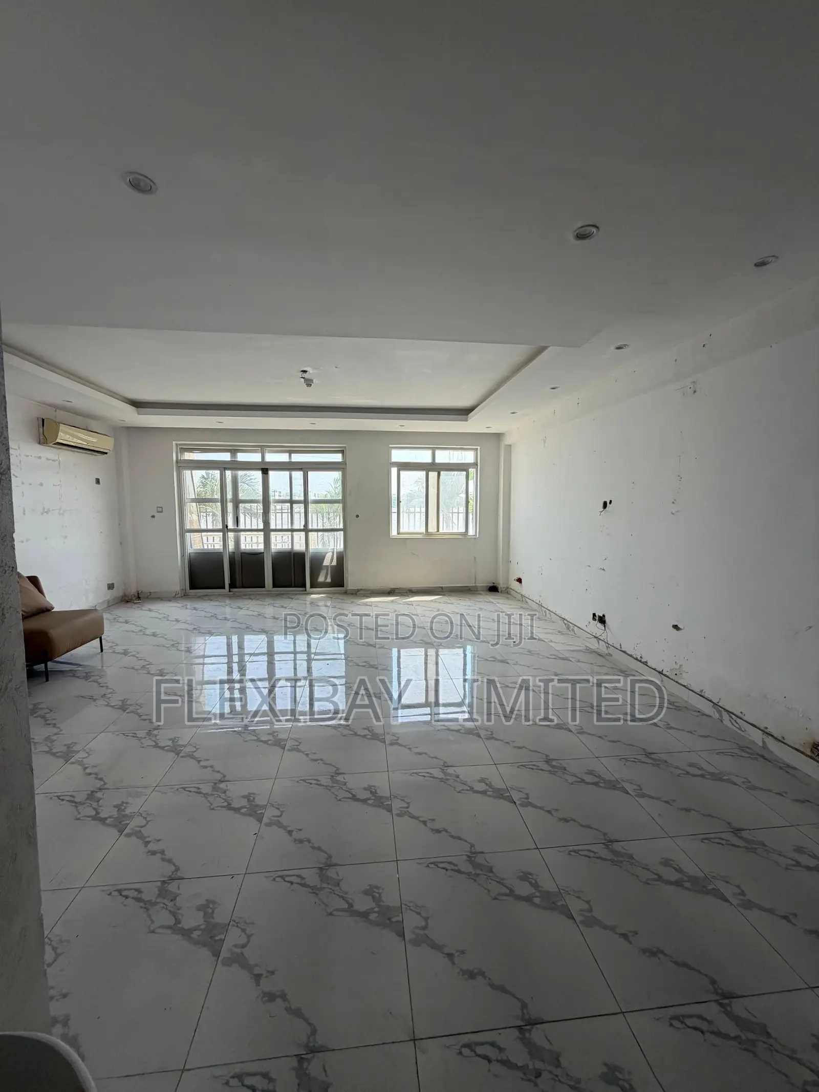 3bdrm Apartment in Lekki Phase 1 for rent