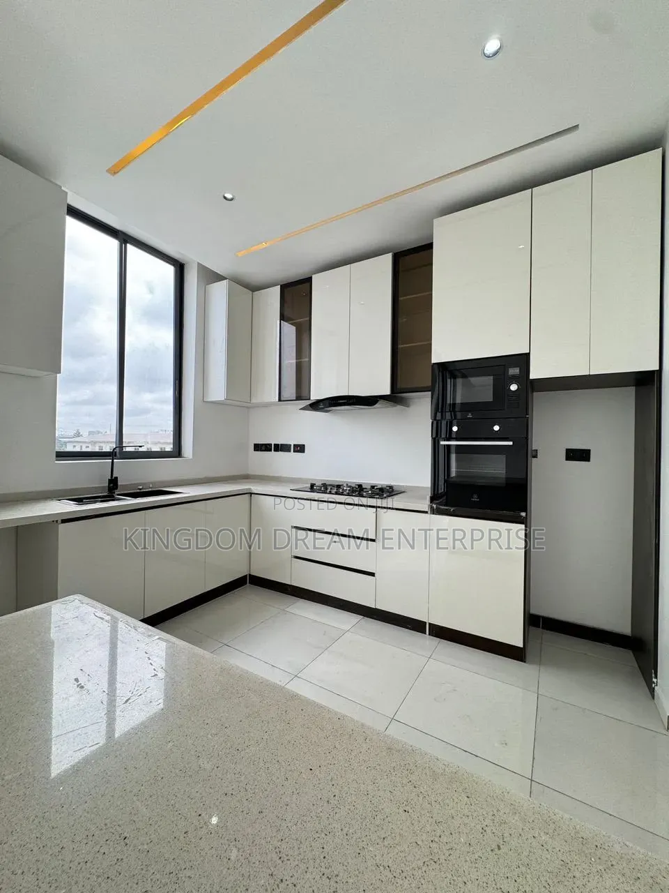 2bdrm Apartment in Oniru Victoria for sale