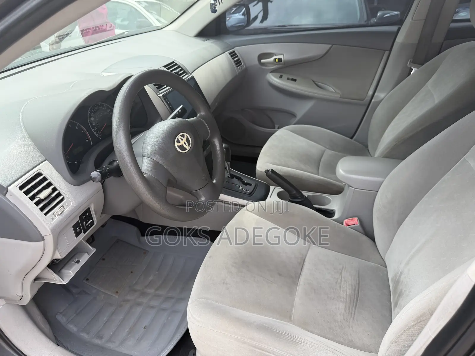 Toyota Corolla 2010 Gray