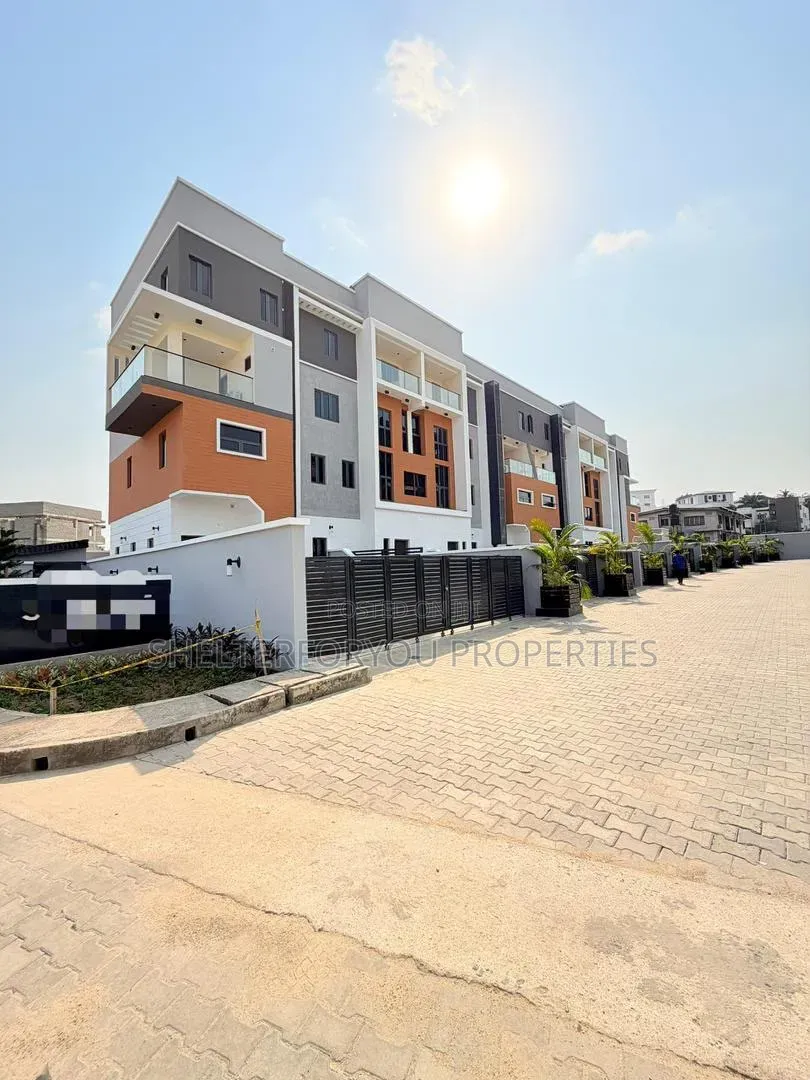 4bdrm Maisonette in Opebi for sale