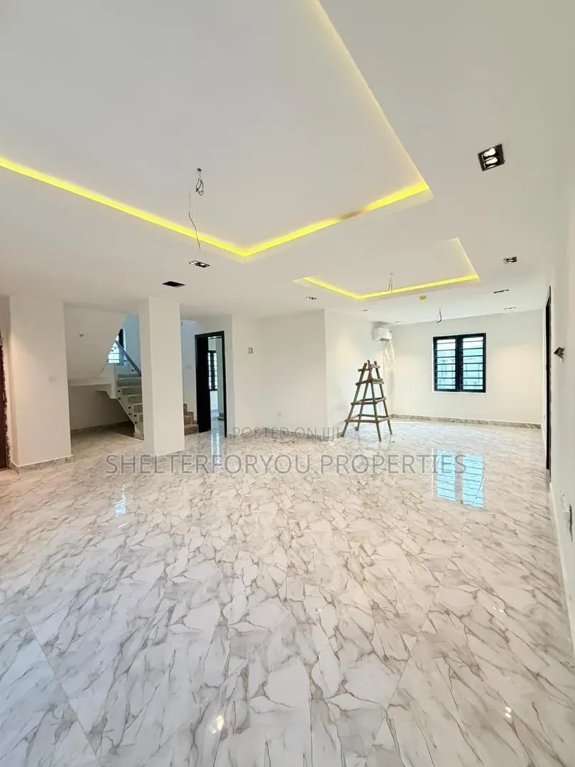 4bdrm Maisonette in Opebi for sale