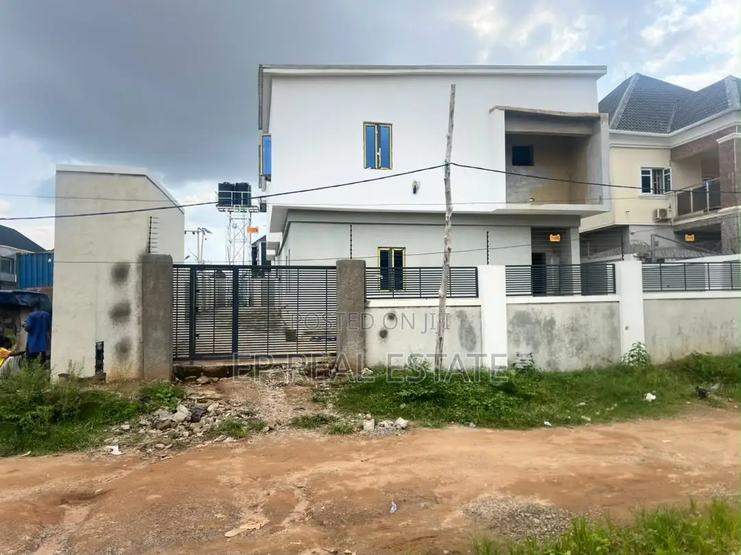 4bdrm Duplex in Kubwa for sale