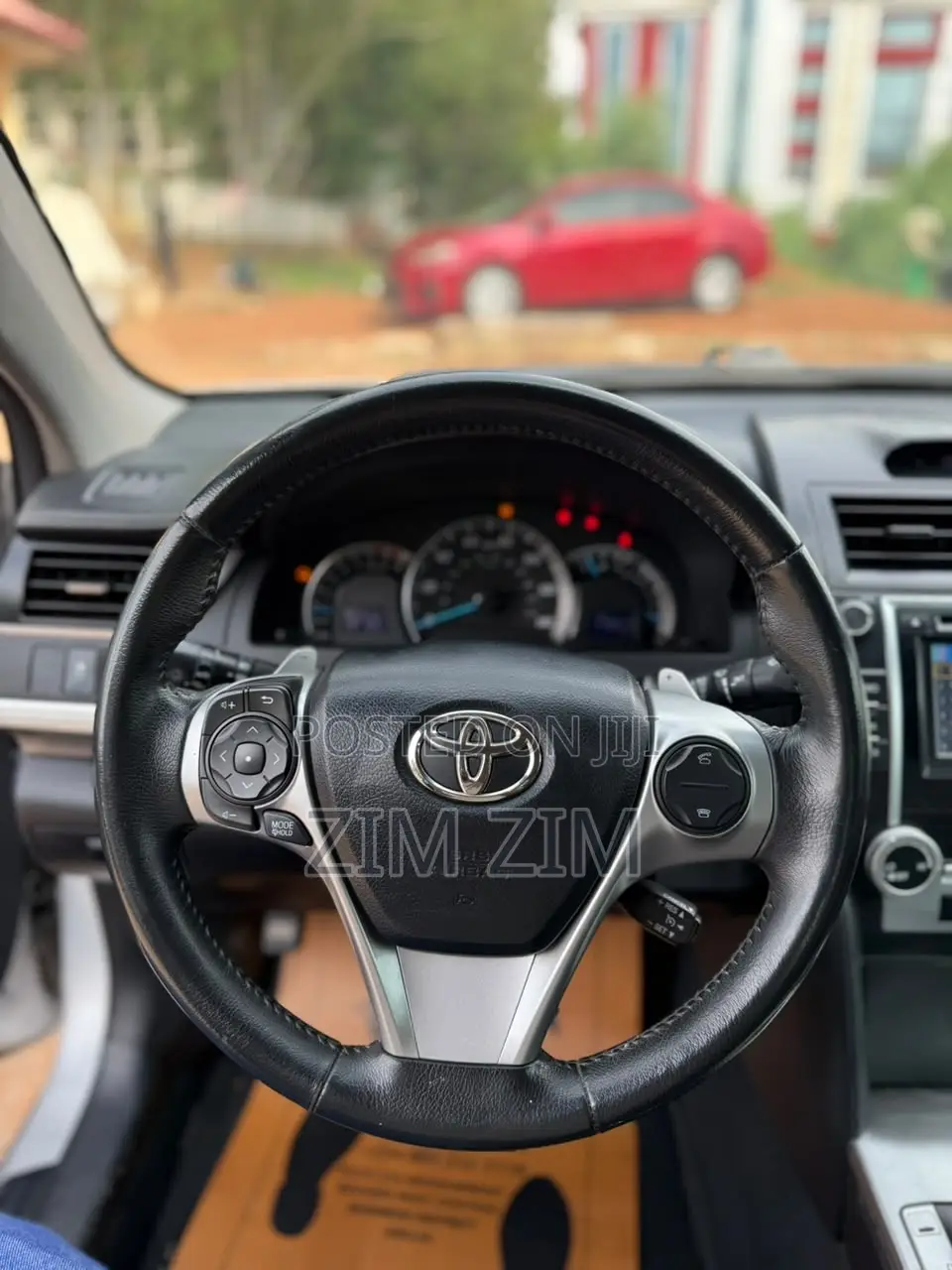 Toyota Camry SE 4dr Sedan (2.5L 4cyl 6A) 2012 Silver