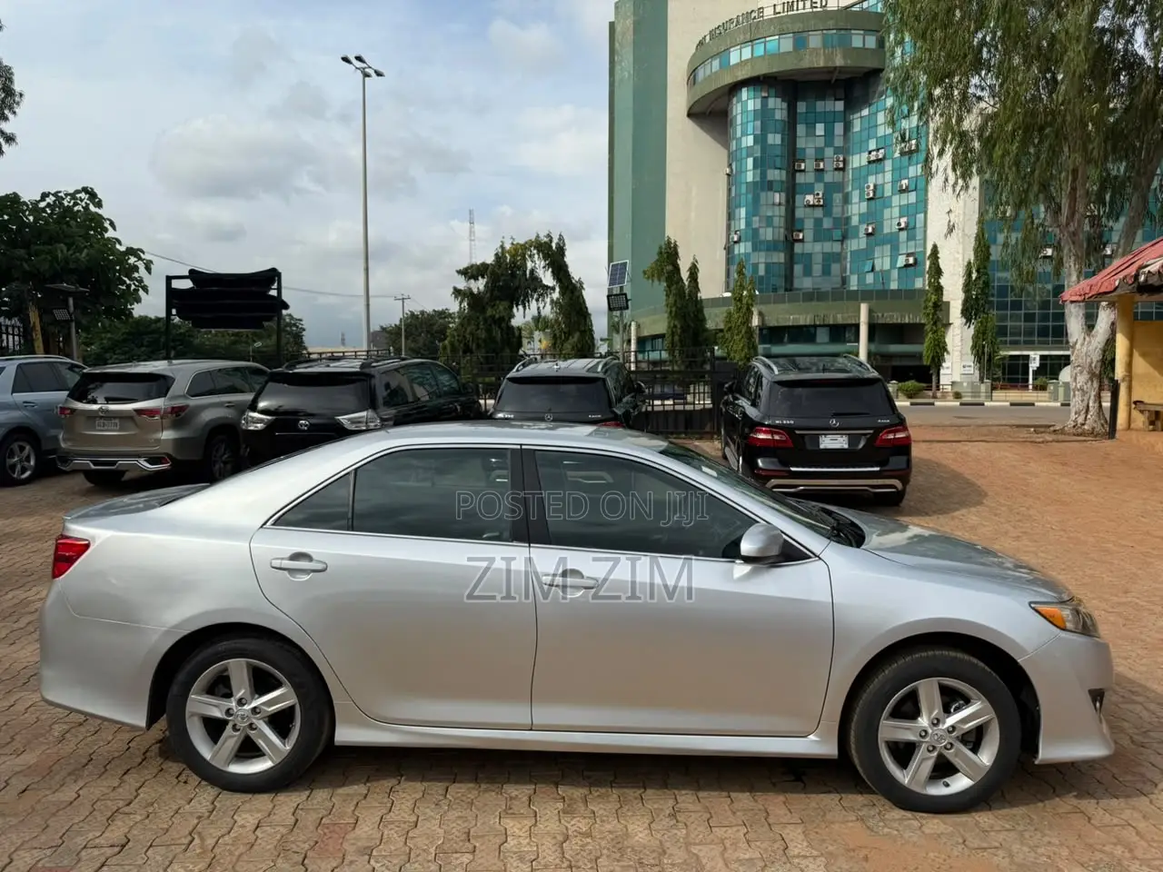 Toyota Camry SE 4dr Sedan (2.5L 4cyl 6A) 2012 Silver