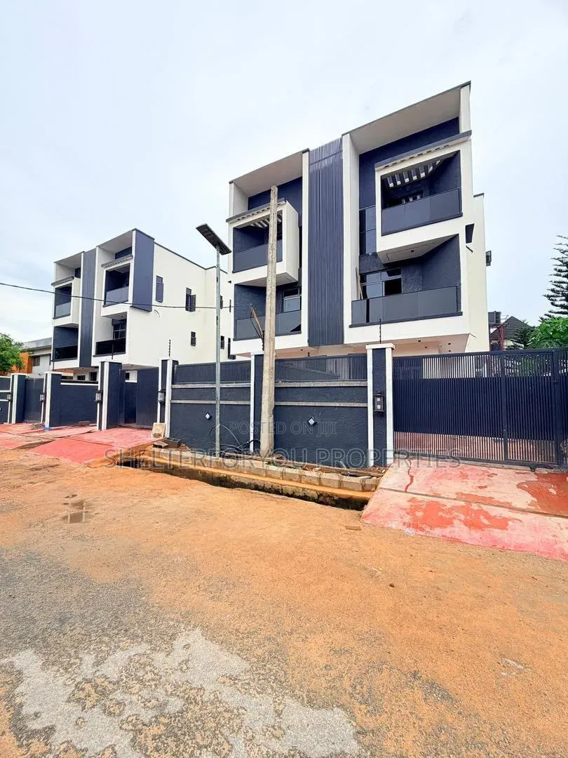 4bdrm Duplex in Adeniyi Jones for sale