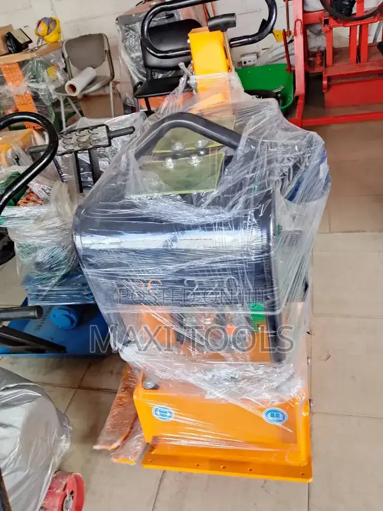 Reversible Plate Compactor, Specifically Model HZR220.250kg