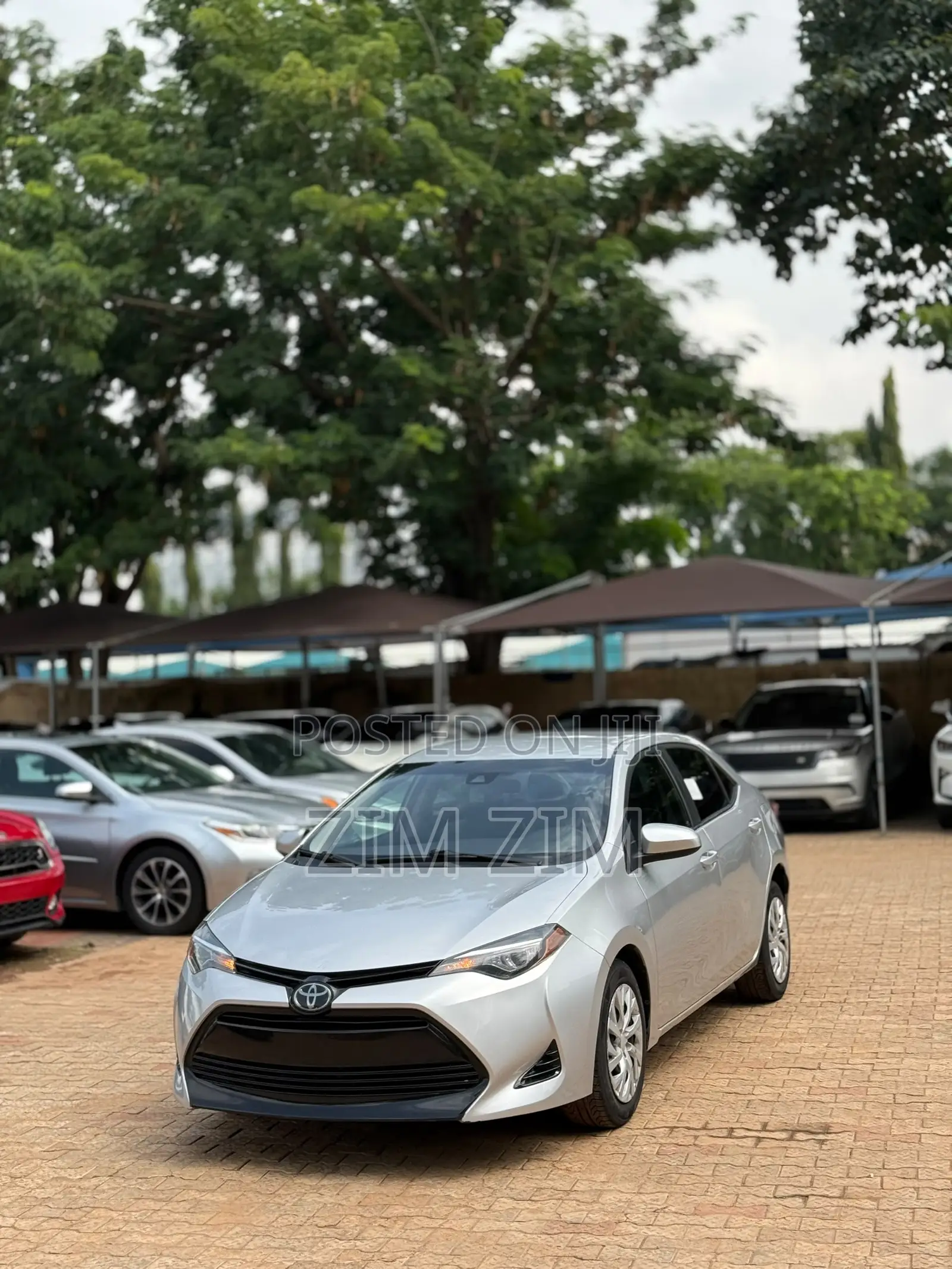Toyota Corolla LE 4dr Sedan (1.8L 4cyl CVT) 2017 Silver