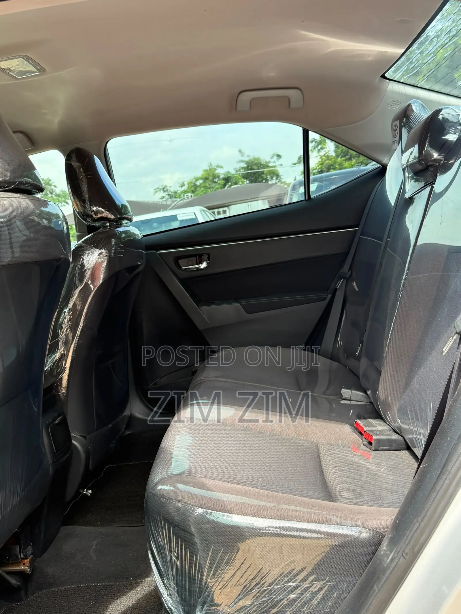 Toyota Corolla LE 4dr Sedan (1.8L 4cyl CVT) 2017 Silver