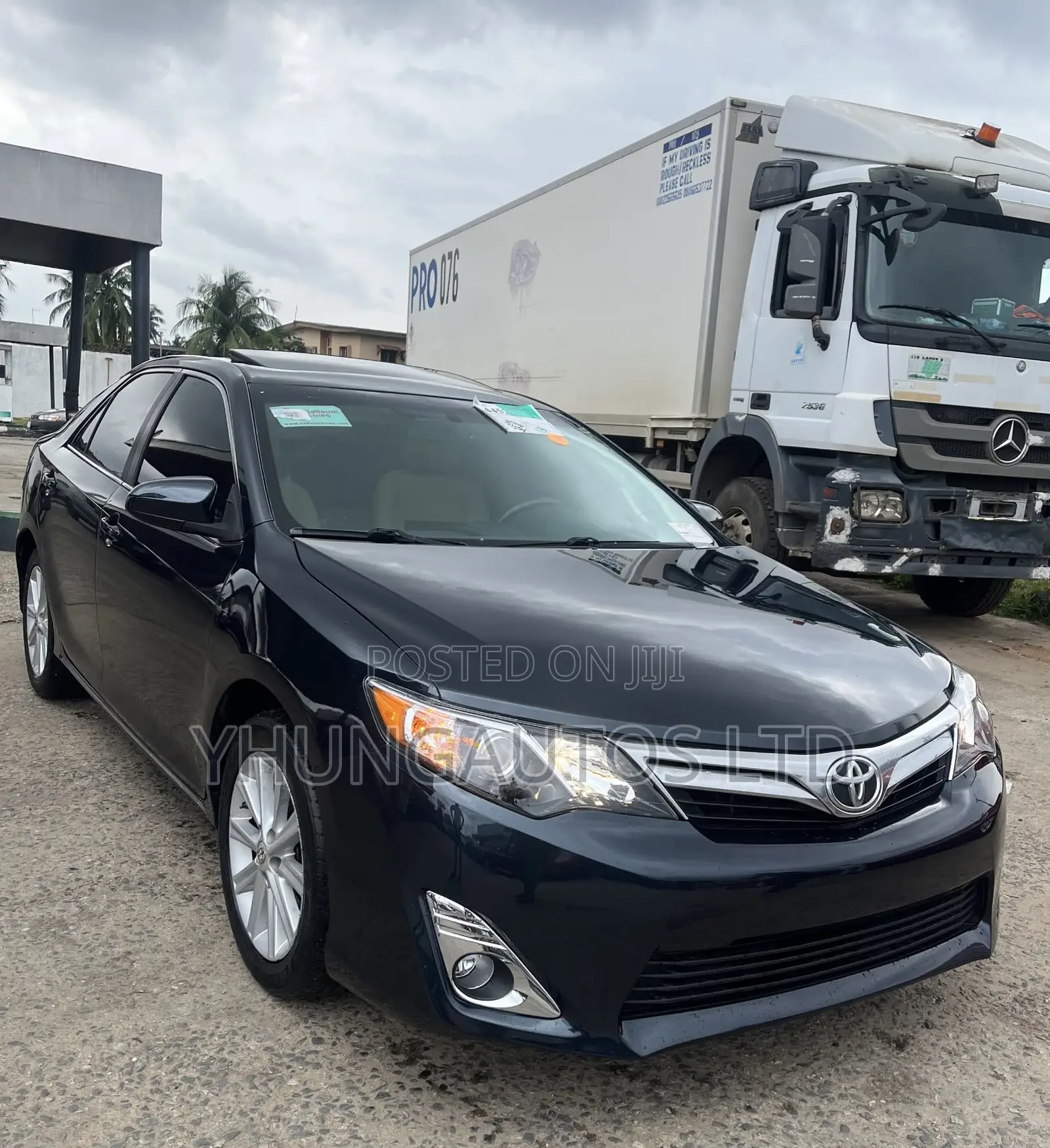 Toyota Camry XLE 4dr Sedan (2.5L 4cyl 6A) 2013 Black