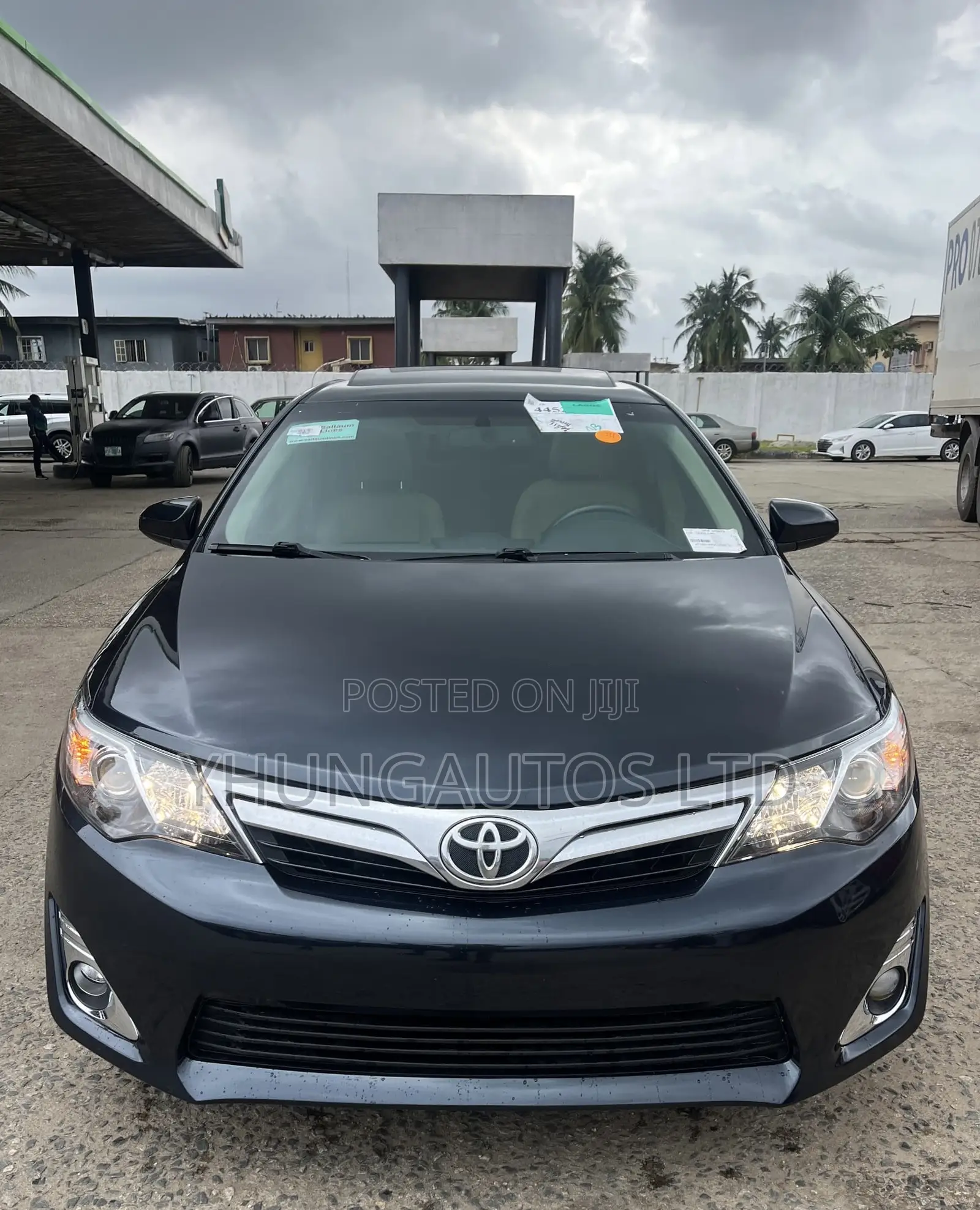 Toyota Camry XLE 4dr Sedan (2.5L 4cyl 6A) 2013 Black