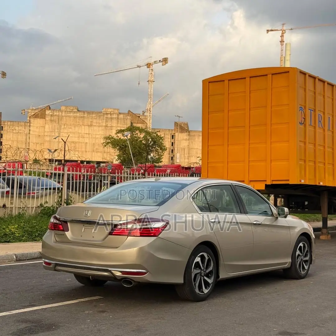 Honda Accord EX-L 4dr Sedan FWD (2.4L 4cyl 2A) 2016 Gold