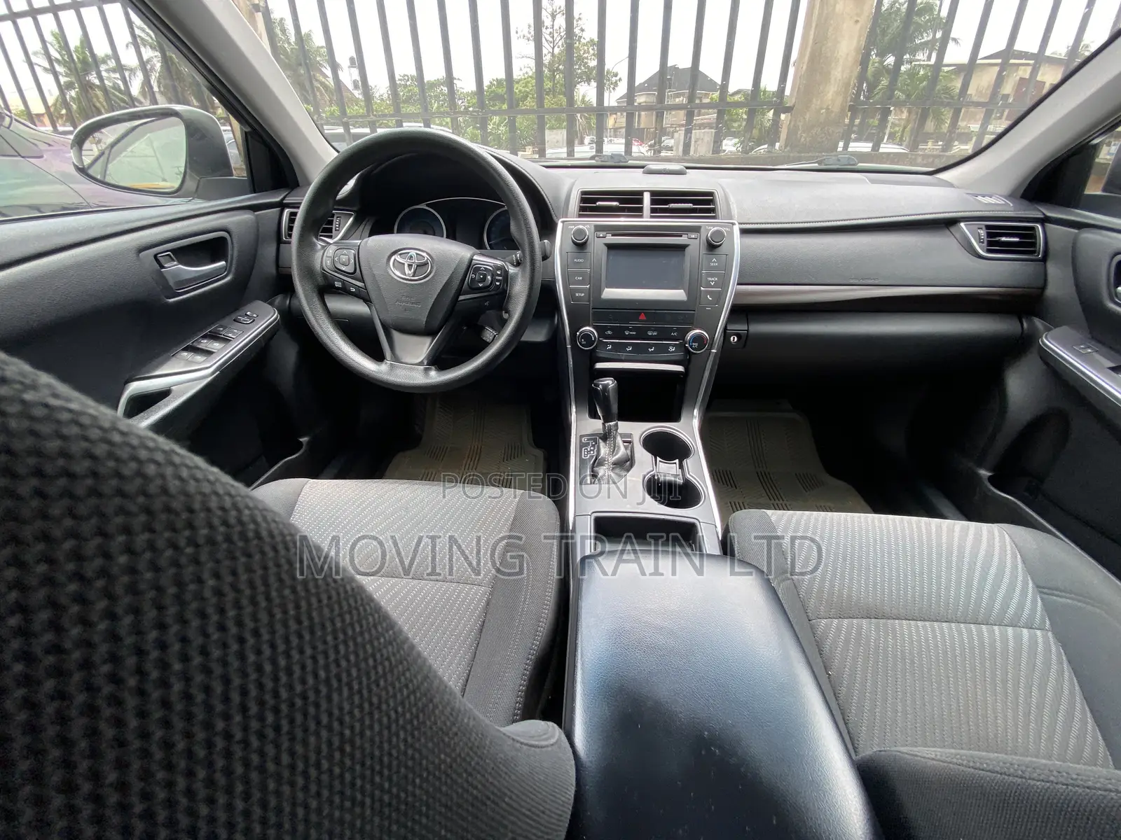Toyota Camry LE 4dr Sedan (2.5L 4cyl 6A) 2017 White