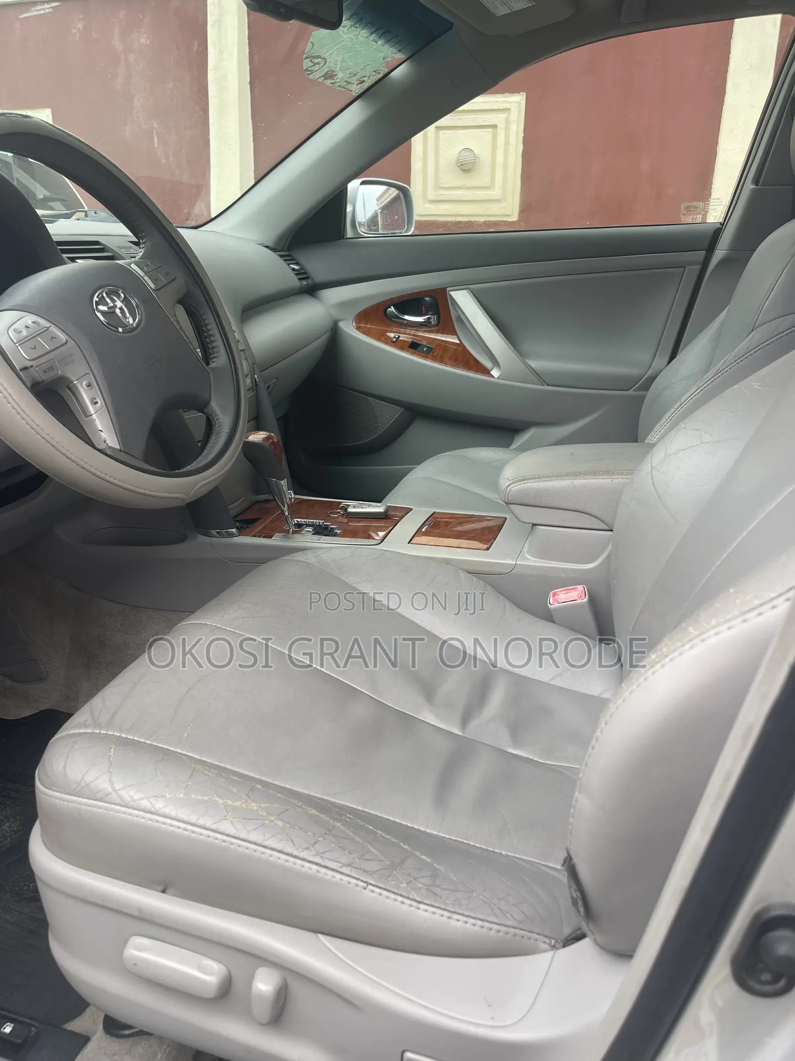 Toyota Camry XLE V6 4dr Sedan (3.5L 6cyl 6AM) 2010 Silver