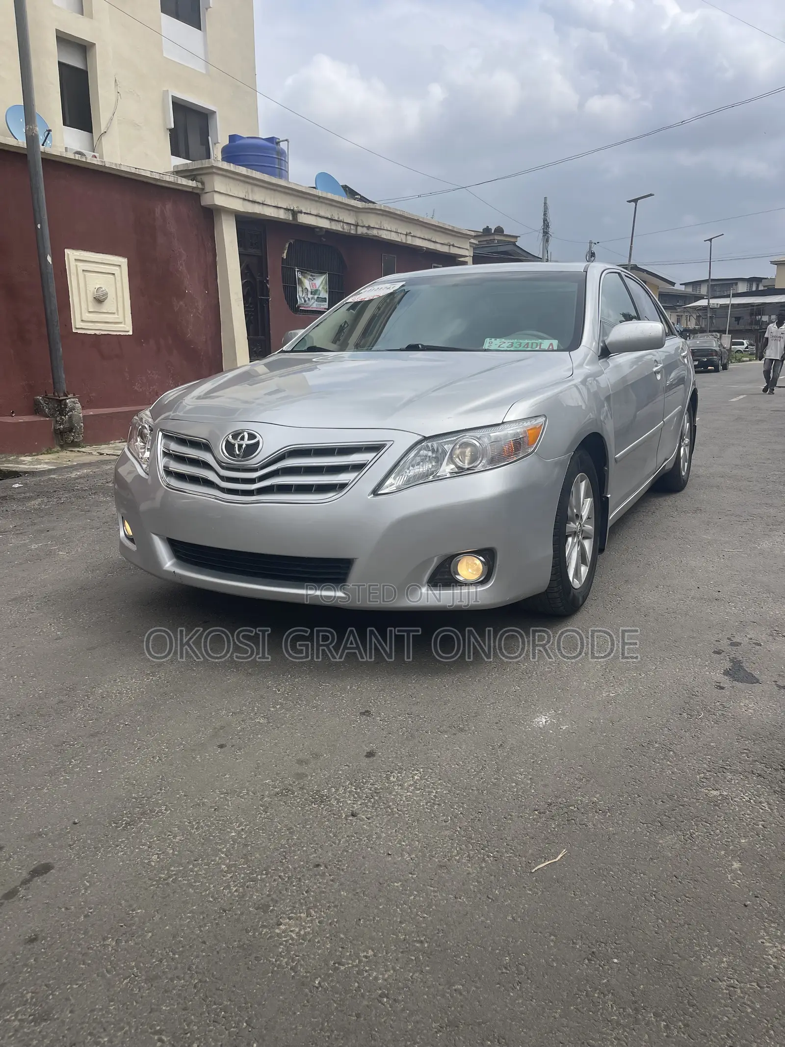 Toyota Camry XLE V6 4dr Sedan (3.5L 6cyl 6AM) 2010 Silver
