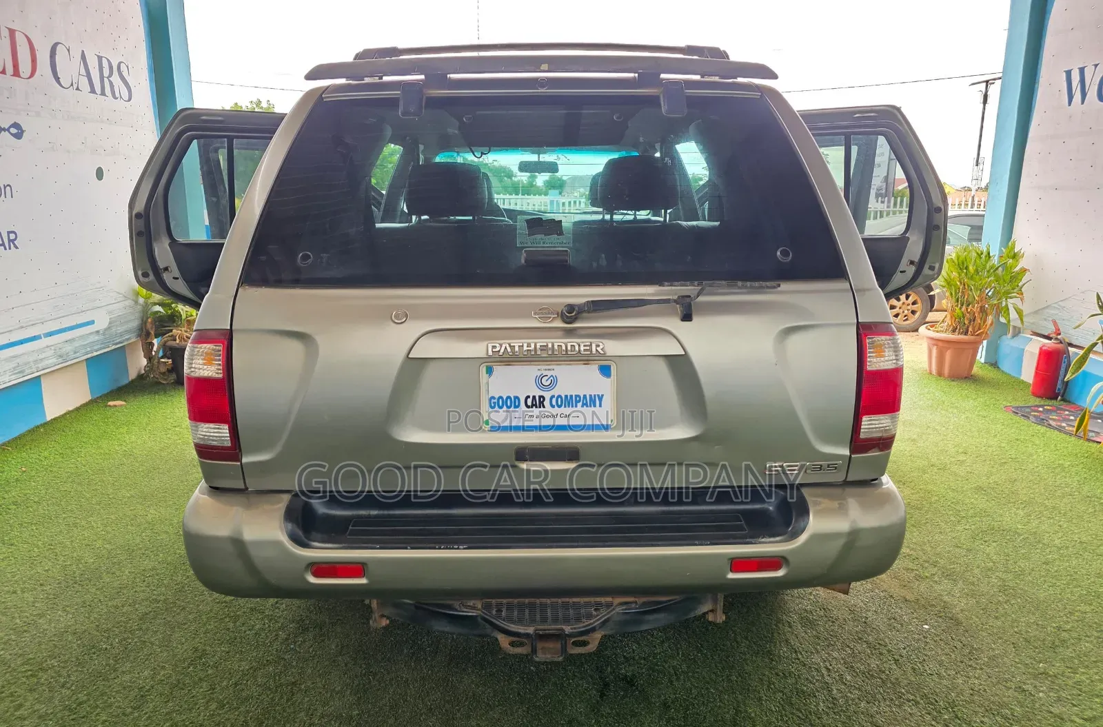 Nissan Pathfinder 2002 Silver