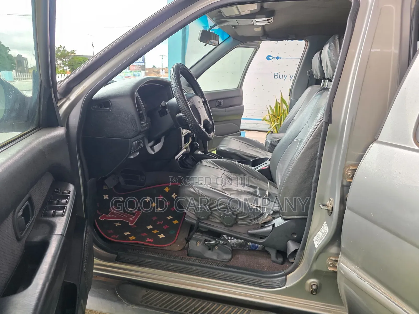 Nissan Pathfinder 2002 Silver