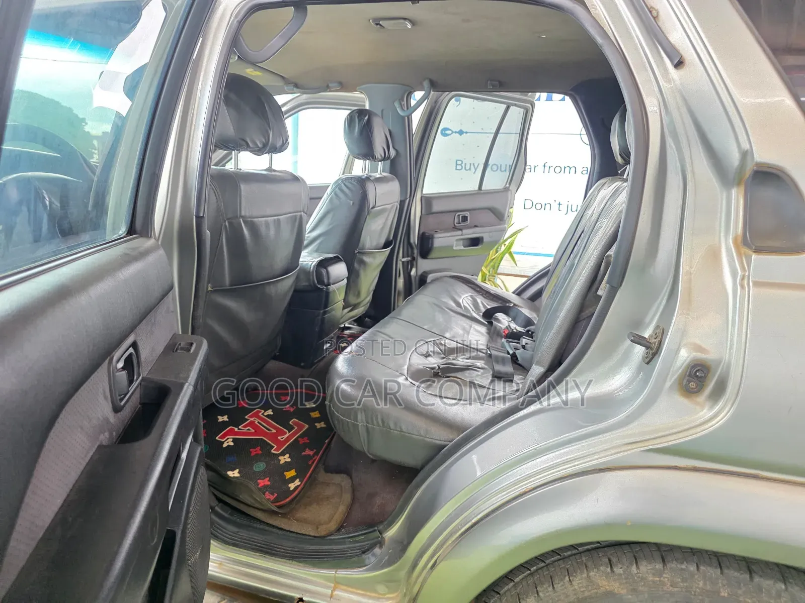 Nissan Pathfinder 2002 Silver