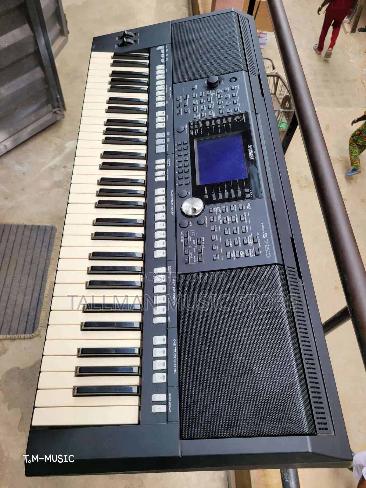 Yamaha PSR S750