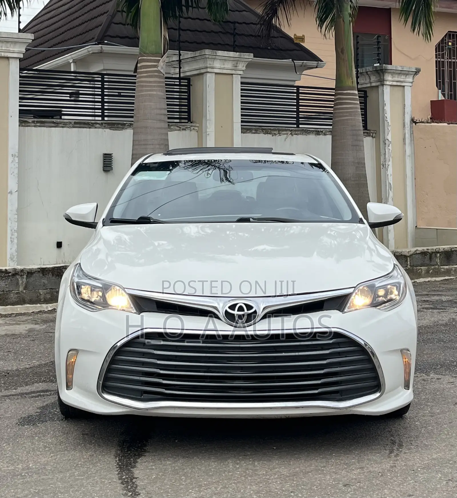 Toyota Avalon XLE 4dr Sedan (3.5L 6cyl 6A) 2014 White