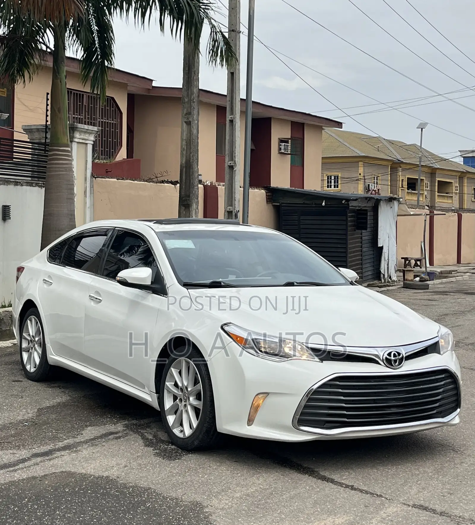 Toyota Avalon XLE 4dr Sedan (3.5L 6cyl 6A) 2014 White