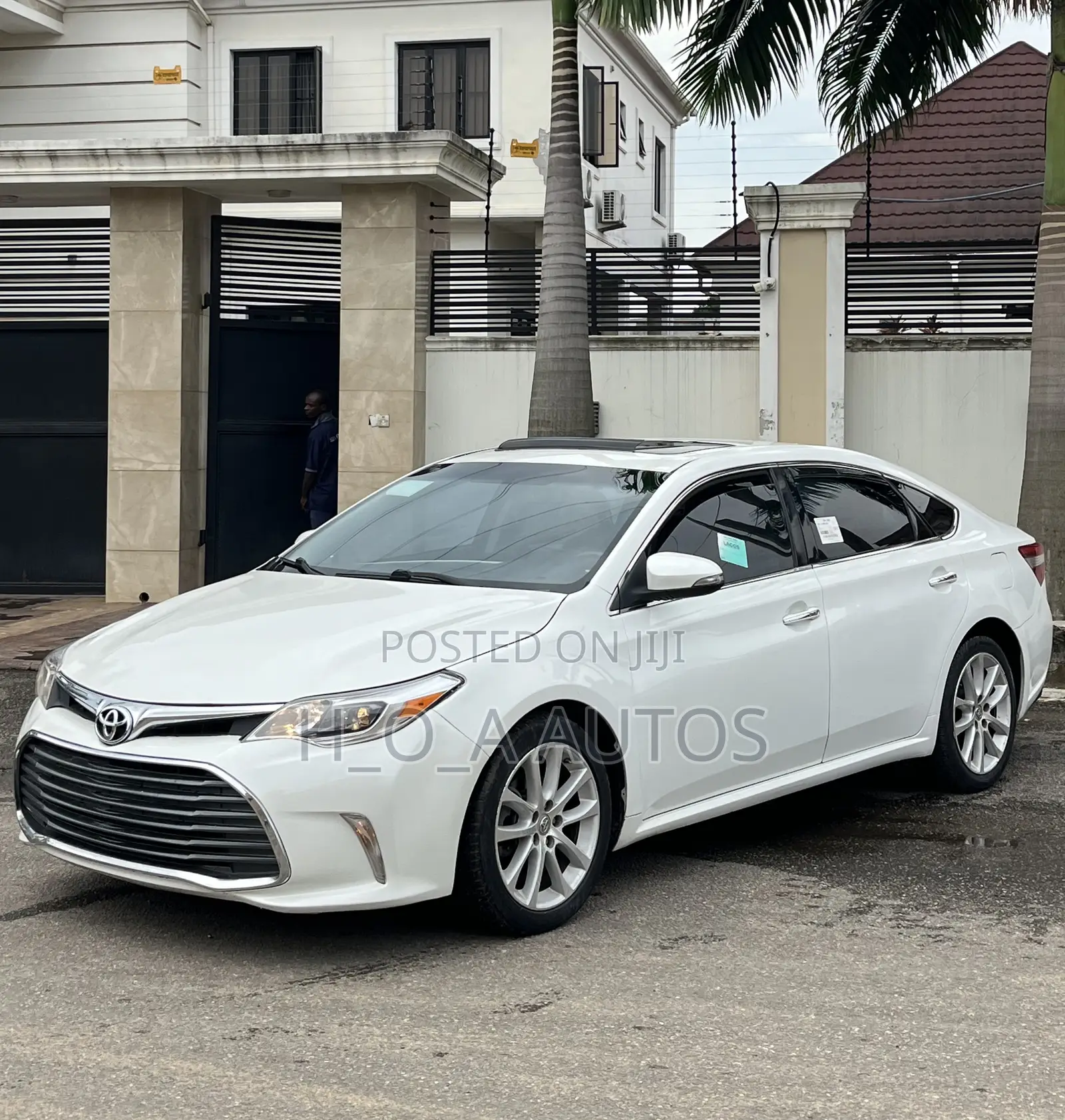 Toyota Avalon XLE 4dr Sedan (3.5L 6cyl 6A) 2014 White