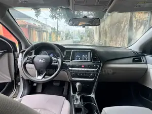 Hyundai Sonata SE 2018 Silver