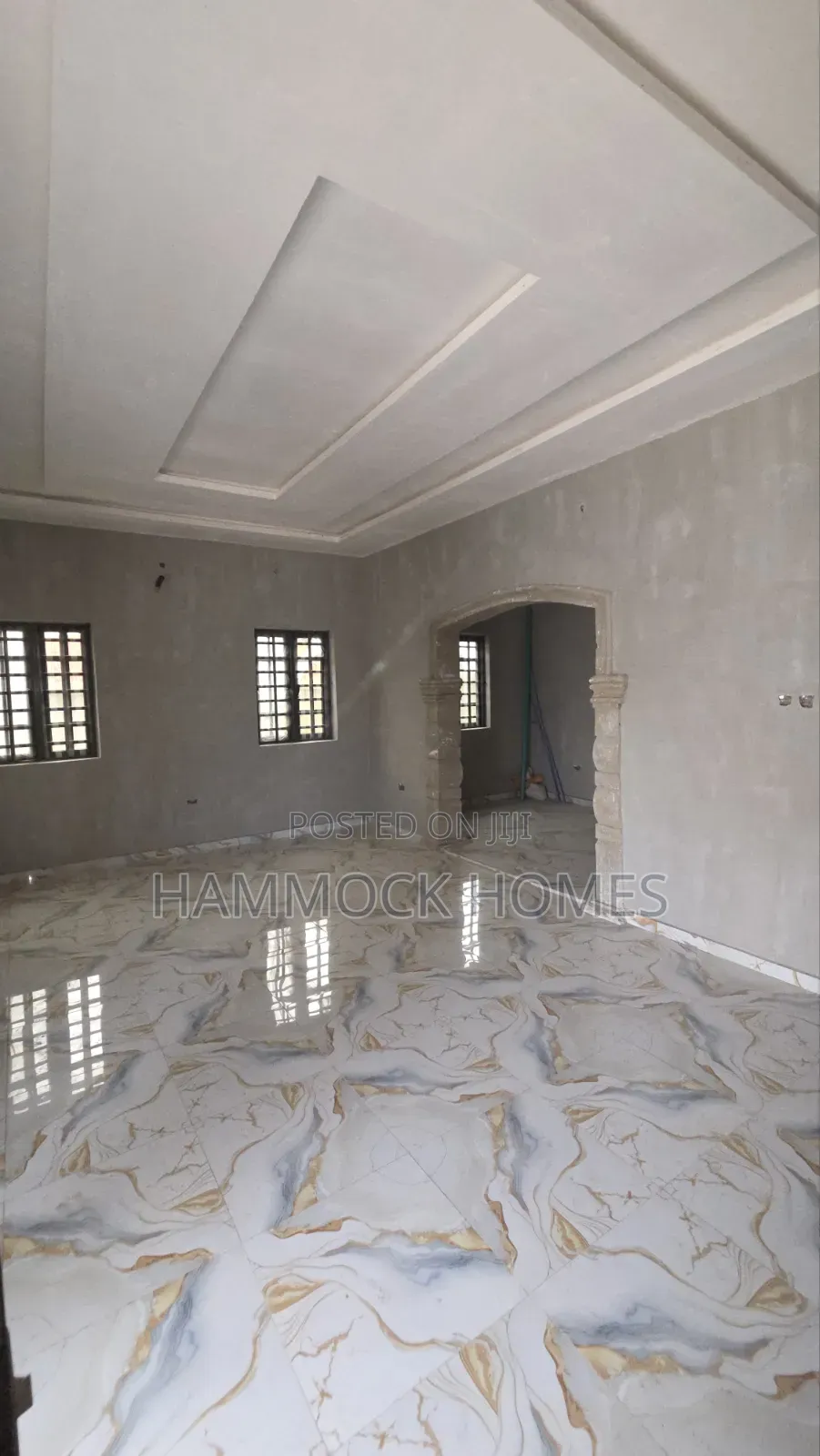 6bdrm Bungalow in Alakia for sale