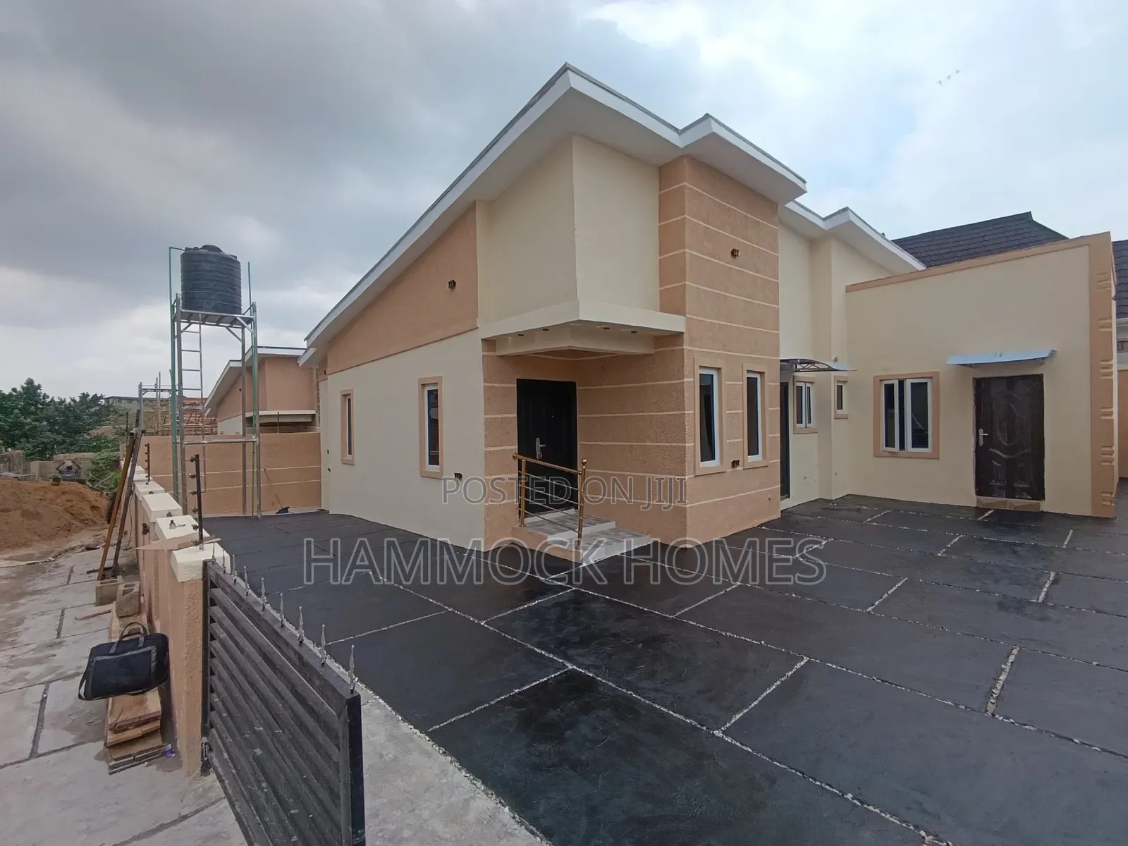 3bdrm Bungalow in Tinubu Estate, Iwo Road for sale